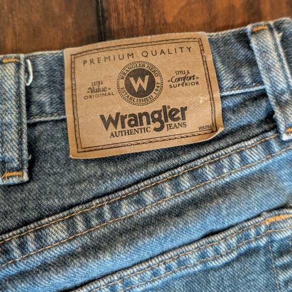 (2) Pair Wrangler Jean Shorts Mens 40 Relaxed Fit Denim Premium Stretch - Picture 7 of 10